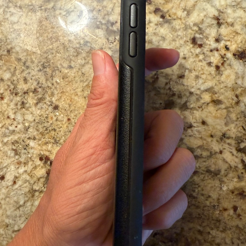 Apple iPhone X w/Otterbox case - Picture 4 of 10